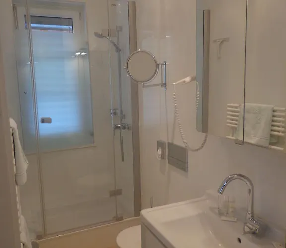 Hans Mauracher Schloessl