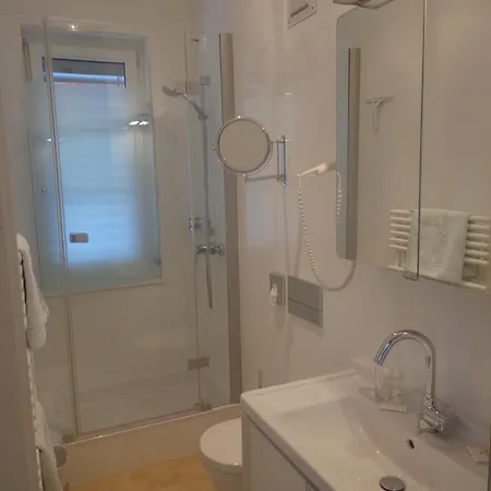 Hans Mauracher Schlossl