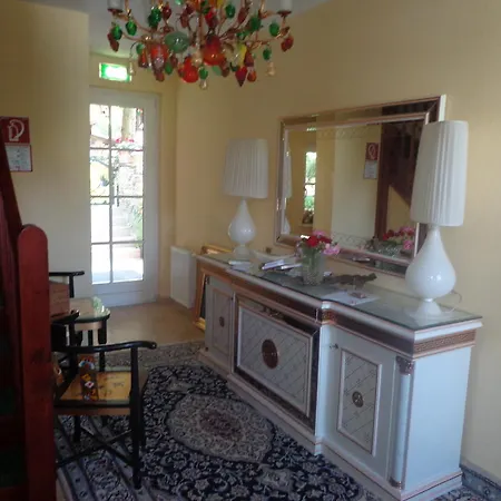 Hans Mauracher Schlossl Грац